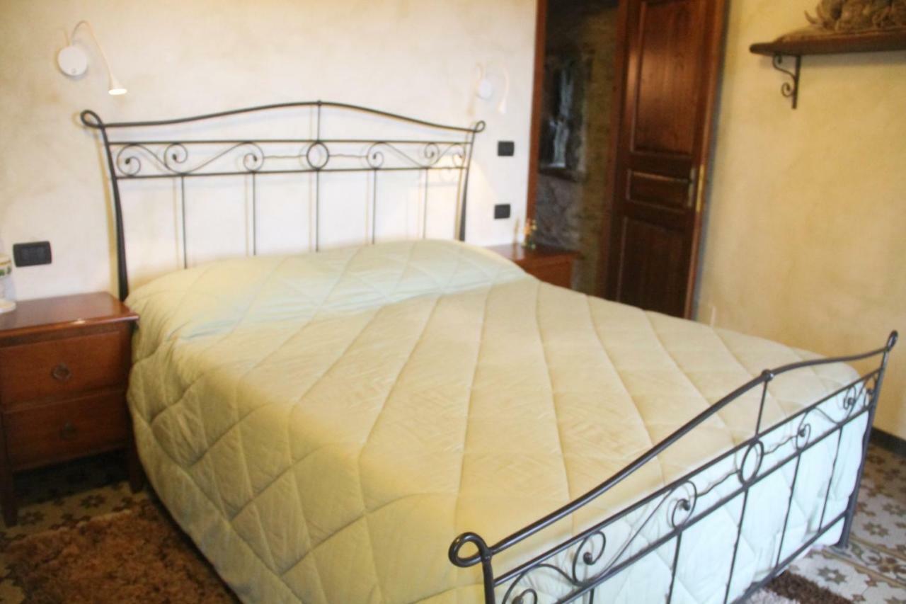 Bed & Breakfast Triora Medievale エクステリア 写真