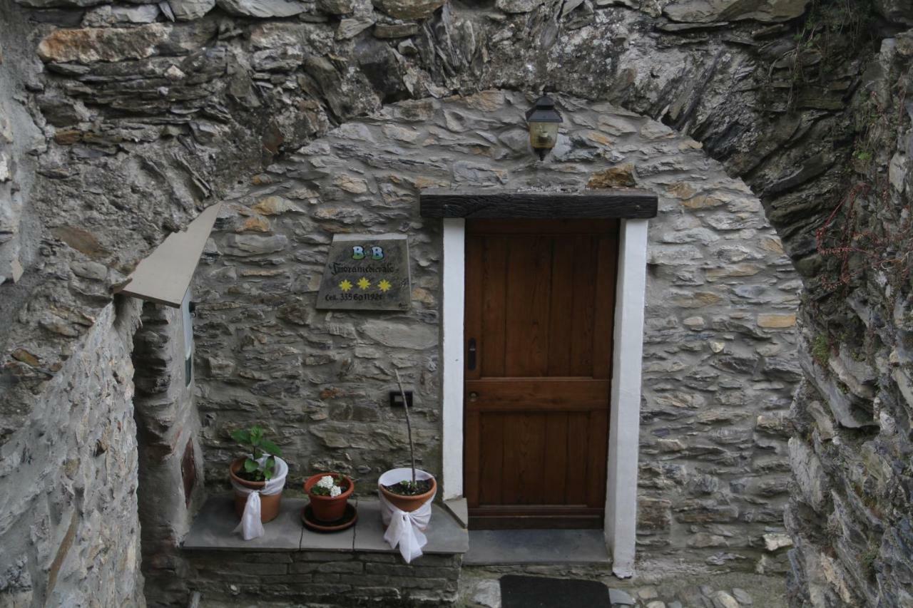 Bed & Breakfast Triora Medievale エクステリア 写真